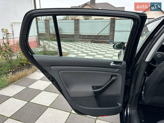 Черный Фольксваген Гольф, объемом двигателя 1.4 л и пробегом 187 тыс. км за 6500 $, фото 35 на Automoto.ua