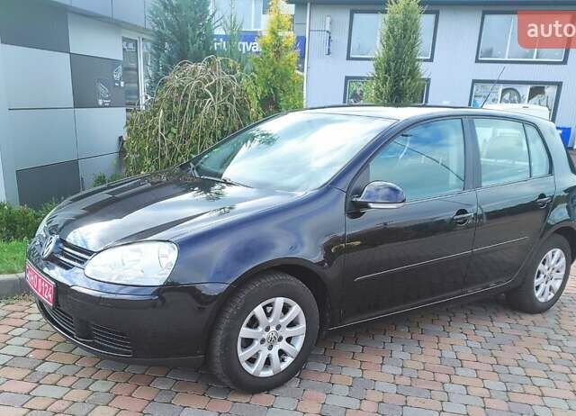 Черный Фольксваген Гольф, объемом двигателя 1.6 л и пробегом 188 тыс. км за 5500 $, фото 26 на Automoto.ua