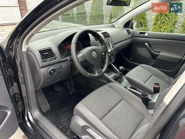 Черный Фольксваген Гольф, объемом двигателя 1.4 л и пробегом 187 тыс. км за 6500 $, фото 61 на Automoto.ua