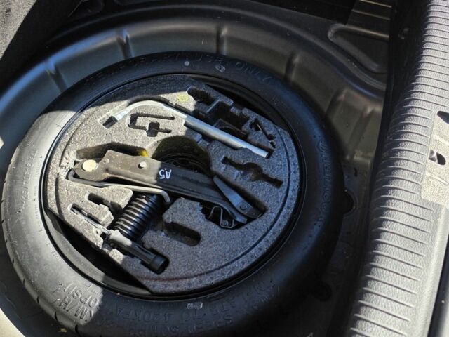 Черный Фольксваген Гольф, объемом двигателя 1.6 л и пробегом 220 тыс. км за 5250 $, фото 7 на Automoto.ua