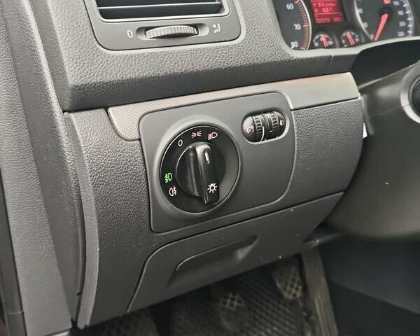 Чорний Фольксваген Гольф, об'ємом двигуна 1.4 л та пробігом 320 тис. км за 4500 $, фото 19 на Automoto.ua