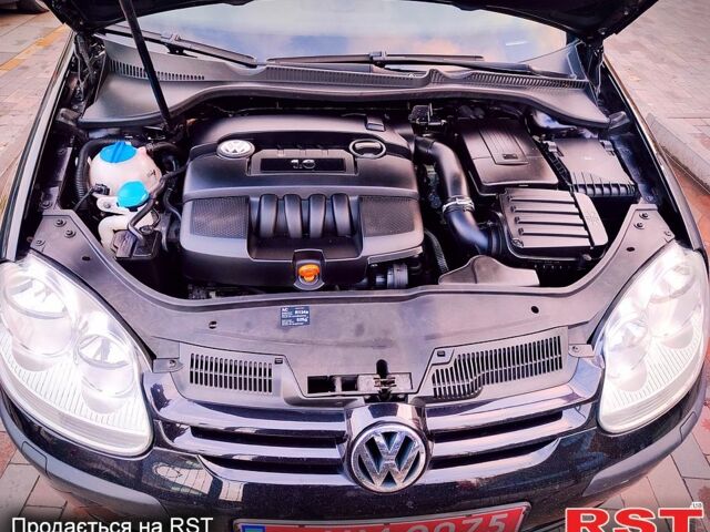 Черный Фольксваген Гольф, объемом двигателя 1.6 л и пробегом 223 тыс. км за 5350 $, фото 7 на Automoto.ua