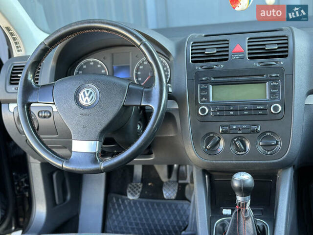 Черный Фольксваген Гольф, объемом двигателя 1.4 л и пробегом 278 тыс. км за 4500 $, фото 8 на Automoto.ua