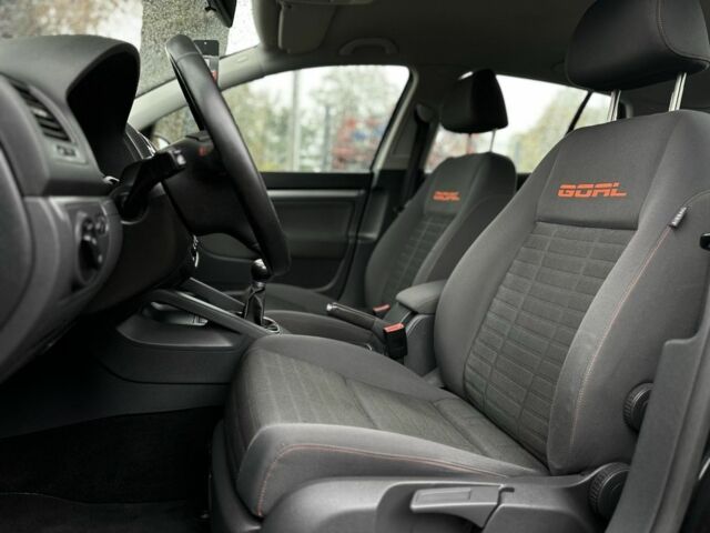 Черный Фольксваген Гольф, объемом двигателя 1.6 л и пробегом 221 тыс. км за 6600 $, фото 6 на Automoto.ua