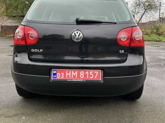 Черный Фольксваген Гольф, объемом двигателя 0 л и пробегом 243 тыс. км за 5750 $, фото 3 на Automoto.ua