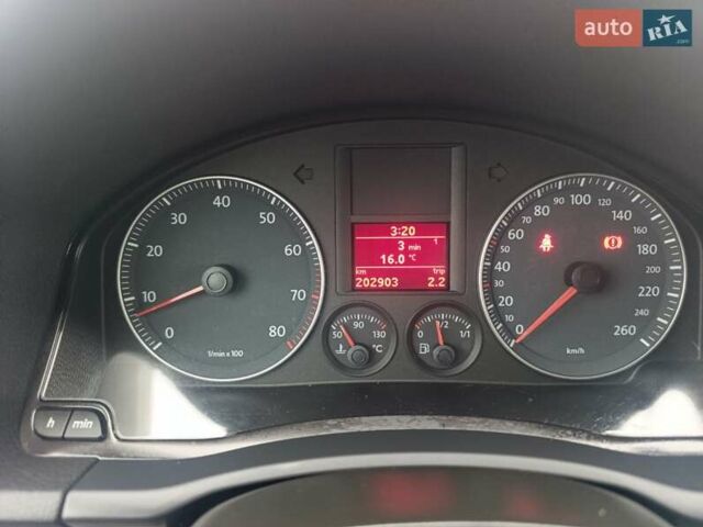 Черный Фольксваген Гольф, объемом двигателя 1.6 л и пробегом 202 тыс. км за 5999 $, фото 2 на Automoto.ua