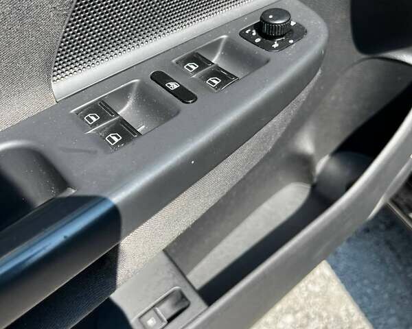 Чорний Фольксваген Гольф, об'ємом двигуна 1.4 л та пробігом 257 тис. км за 6100 $, фото 13 на Automoto.ua