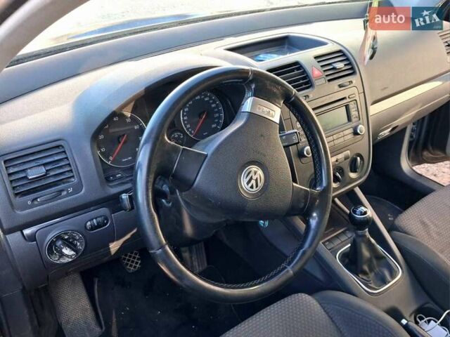 Чорний Фольксваген Гольф, об'ємом двигуна 1.39 л та пробігом 230 тис. км за 5200 $, фото 3 на Automoto.ua