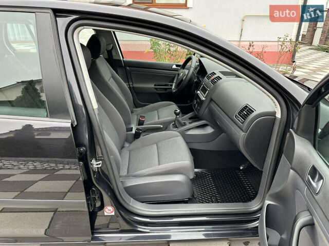 Черный Фольксваген Гольф, объемом двигателя 1.4 л и пробегом 187 тыс. км за 6500 $, фото 56 на Automoto.ua