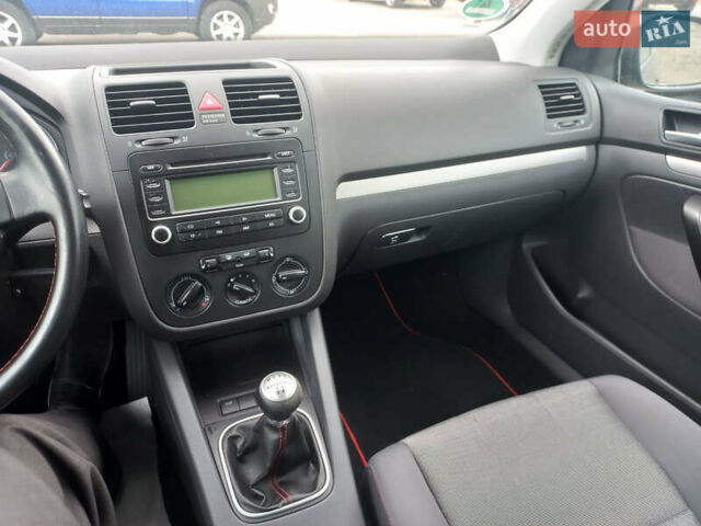 Чорний Фольксваген Гольф, об'ємом двигуна 1.6 л та пробігом 207 тис. км за 5400 $, фото 9 на Automoto.ua