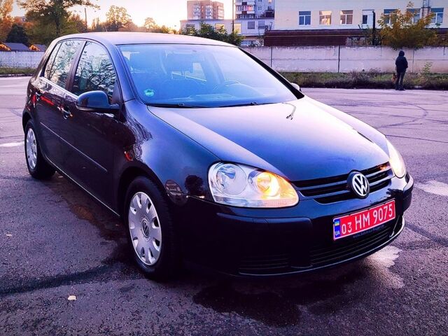 Черный Фольксваген Гольф, объемом двигателя 1.6 л и пробегом 223 тыс. км за 5350 $, фото 2 на Automoto.ua