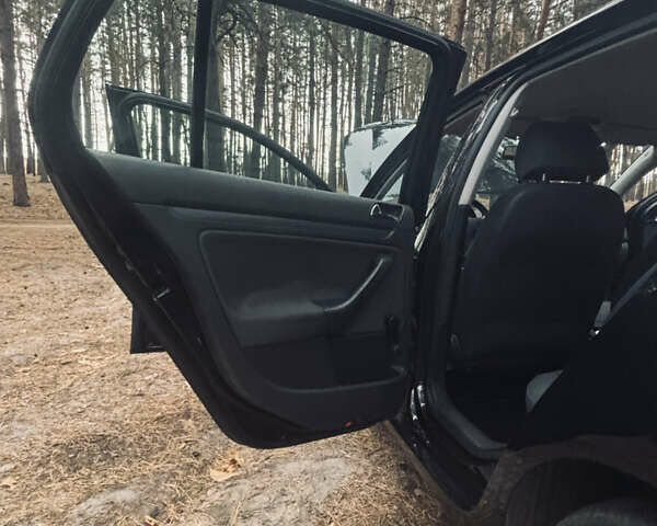 Черный Фольксваген Гольф, объемом двигателя 1.4 л и пробегом 268 тыс. км за 5650 $, фото 34 на Automoto.ua