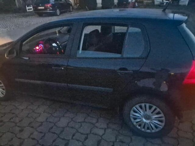 Черный Фольксваген Гольф, объемом двигателя 1.6 л и пробегом 200 тыс. км за 4850 $, фото 7 на Automoto.ua