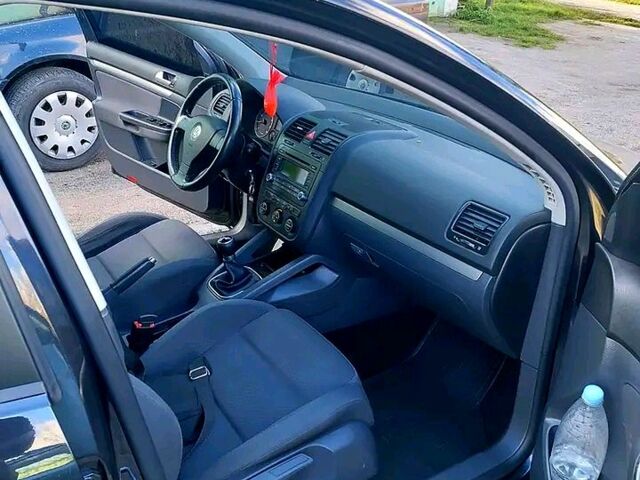 Чорний Фольксваген Гольф, об'ємом двигуна 1.6 л та пробігом 250 тис. км за 4800 $, фото 4 на Automoto.ua