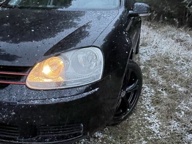 Чорний Фольксваген Гольф, об'ємом двигуна 1.4 л та пробігом 300 тис. км за 6000 $, фото 1 на Automoto.ua