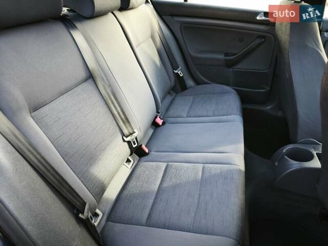 Фольксваген Гольф 2006 в Хмельницком на Automoto.ua Черный Фольксваген Гольф, объемом двигателя 1.6 л и пробегом 247 тыс. км за 6400 $, фото 74 на Automoto.ua