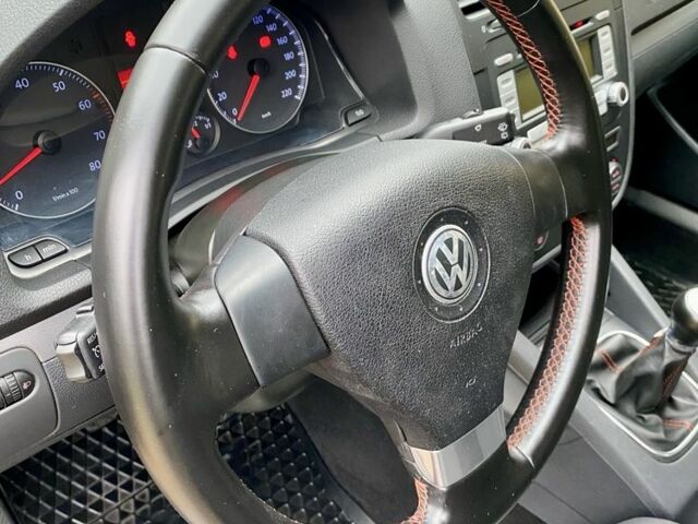 Чорний Фольксваген Гольф, об'ємом двигуна 1.4 л та пробігом 230 тис. км за 5777 $, фото 14 на Automoto.ua