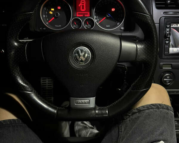 Черный Фольксваген Гольф, объемом двигателя 1.98 л и пробегом 257 тыс. км за 11900 $, фото 7 на Automoto.ua