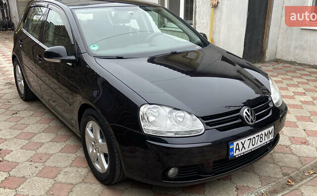 Черный Фольксваген Гольф, объемом двигателя 1.6 л и пробегом 246 тыс. км за 6500 $, фото 4 на Automoto.ua