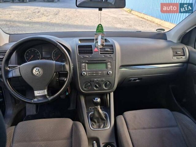 Чорний Фольксваген Гольф, об'ємом двигуна 1.39 л та пробігом 230 тис. км за 5200 $, фото 9 на Automoto.ua