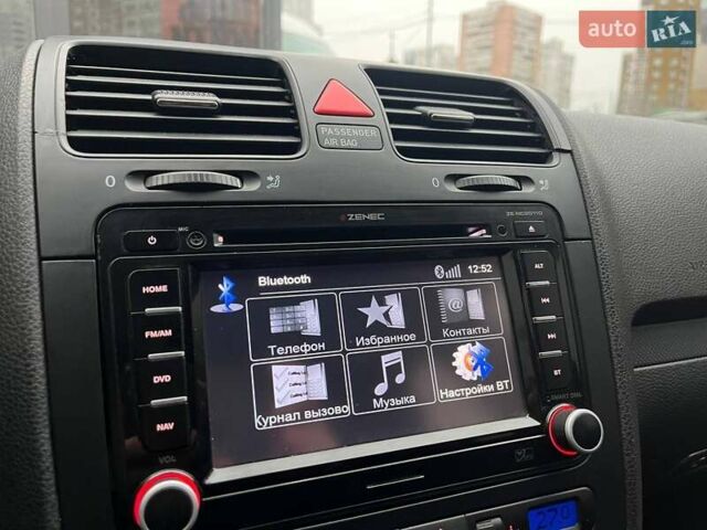 Черный Фольксваген Гольф, объемом двигателя 1.39 л и пробегом 268 тыс. км за 6490 $, фото 22 на Automoto.ua