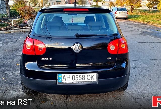 Черный Фольксваген Гольф, объемом двигателя 1.6 л и пробегом 236 тыс. км за 5800 $, фото 3 на Automoto.ua
