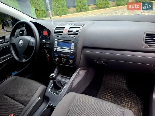 Черный Фольксваген Гольф, объемом двигателя 1.6 л и пробегом 219 тыс. км за 6400 $, фото 11 на Automoto.ua