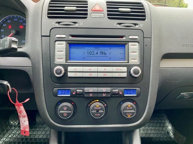 Чорний Фольксваген Гольф, об'ємом двигуна 1.4 л та пробігом 230 тис. км за 5777 $, фото 7 на Automoto.ua