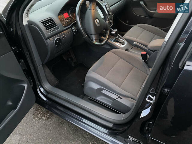 Чорний Фольксваген Гольф, об'ємом двигуна 1.6 л та пробігом 233 тис. км за 6800 $, фото 29 на Automoto.ua