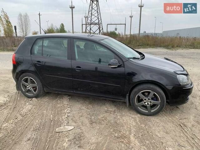 Черный Фольксваген Гольф, объемом двигателя 1.39 л и пробегом 242 тыс. км за 5400 $, фото 2 на Automoto.ua