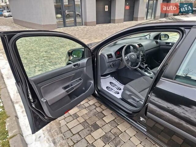 Чорний Фольксваген Гольф, об'ємом двигуна 1.6 л та пробігом 220 тис. км за 6750 $, фото 39 на Automoto.ua