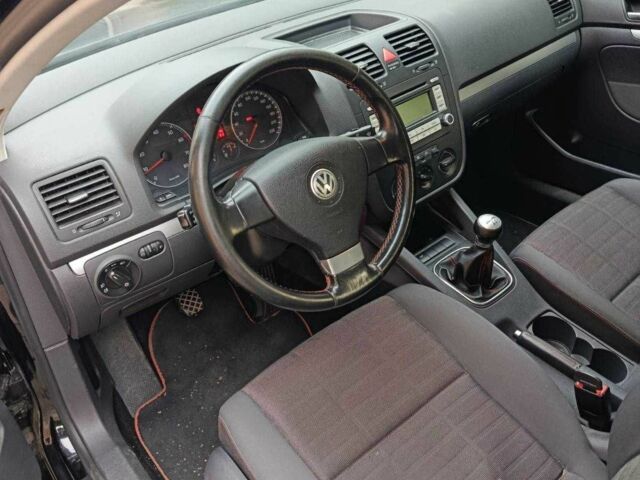 Черный Фольксваген Гольф, объемом двигателя 1.4 л и пробегом 200 тыс. км за 5200 $, фото 5 на Automoto.ua