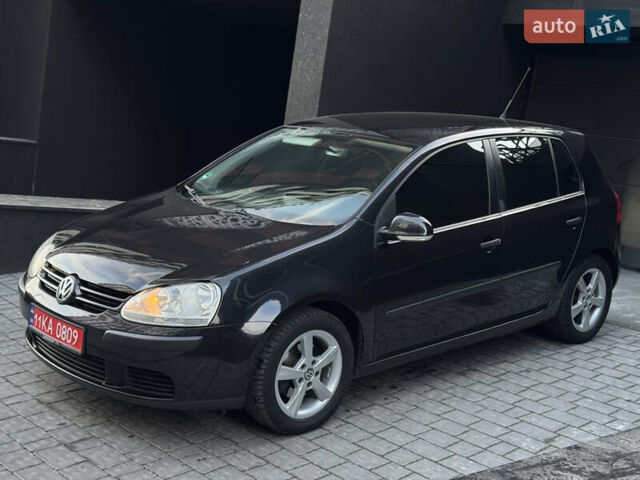 Черный Фольксваген Гольф, объемом двигателя 1.6 л и пробегом 190 тыс. км за 5350 $, фото 12 на Automoto.ua