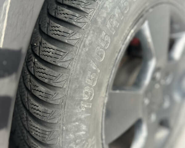 Черный Фольксваген Гольф, объемом двигателя 1.4 л и пробегом 234 тыс. км за 4500 $, фото 11 на Automoto.ua