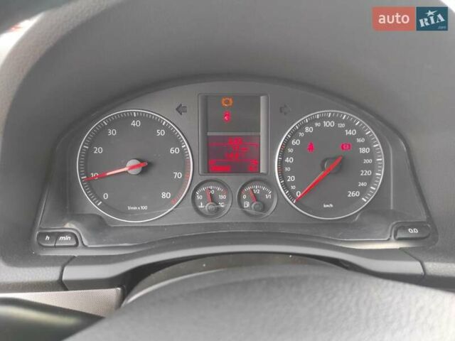 Черный Фольксваген Гольф, объемом двигателя 1.6 л и пробегом 188 тыс. км за 5500 $, фото 9 на Automoto.ua