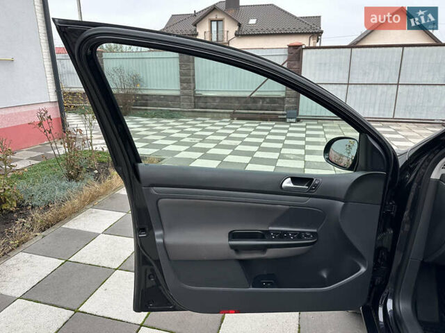 Черный Фольксваген Гольф, объемом двигателя 1.4 л и пробегом 187 тыс. км за 6500 $, фото 27 на Automoto.ua