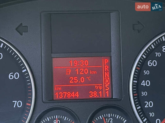 Черный Фольксваген Гольф, объемом двигателя 1.6 л и пробегом 138 тыс. км за 6500 $, фото 21 на Automoto.ua