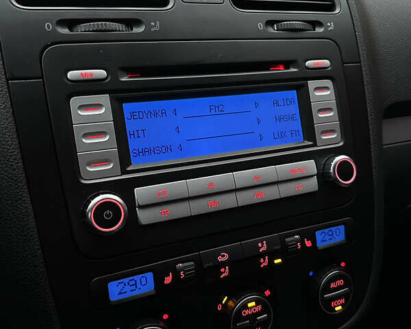 Фольксваген Гольф 2006 в Полтаве на Automoto.ua Черный Фольксваген Гольф, объемом двигателя 1.6 л и пробегом 295 тыс. км за 5800 $, фото 26 на Automoto.ua