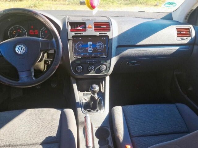 Черный Фольксваген Гольф, объемом двигателя 1.6 л и пробегом 200 тыс. км за 4850 $, фото 13 на Automoto.ua