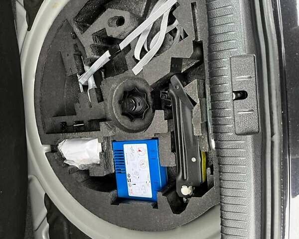 Черный Фольксваген Гольф, объемом двигателя 1.6 л и пробегом 98 тыс. км за 6799 $, фото 22 на Automoto.ua