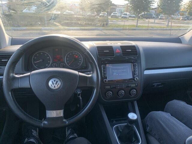 Черный Фольксваген Гольф, объемом двигателя 1.4 л и пробегом 230 тыс. км за 4500 $, фото 6 на Automoto.ua