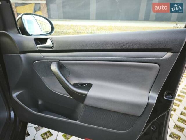 Фольксваген Гольф 2006 в Хмельницком на Automoto.ua Черный Фольксваген Гольф, объемом двигателя 1.6 л и пробегом 247 тыс. км за 6400 $, фото 72 на Automoto.ua