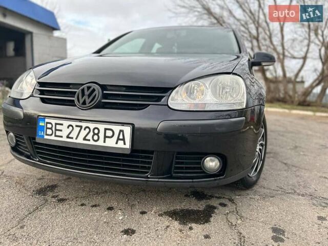 Черный Фольксваген Гольф, объемом двигателя 1.6 л и пробегом 196 тыс. км за 6500 $, фото 1 на Automoto.ua