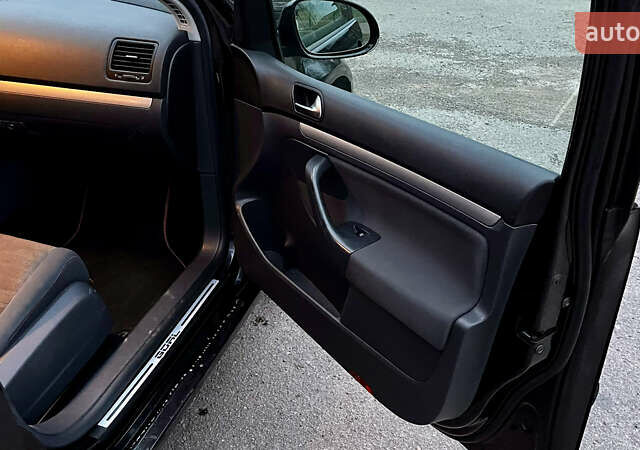 Чорний Фольксваген Гольф, об'ємом двигуна 1.4 л та пробігом 244 тис. км за 5550 $, фото 16 на Automoto.ua