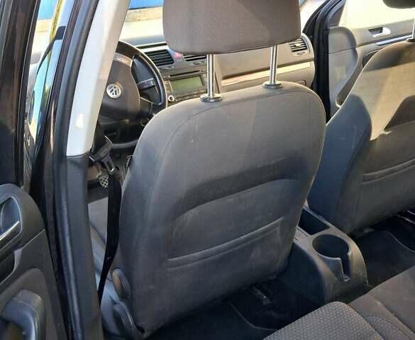 Чорний Фольксваген Гольф, об'ємом двигуна 1.39 л та пробігом 230 тис. км за 5200 $, фото 7 на Automoto.ua