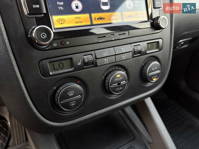 Черный Фольксваген Гольф, объемом двигателя 1.6 л и пробегом 240 тыс. км за 6150 $, фото 31 на Automoto.ua