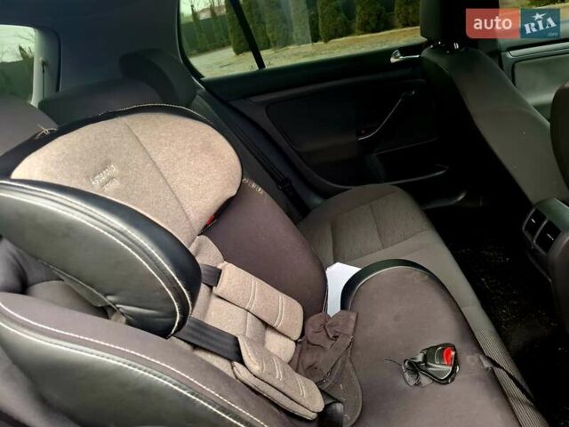 Черный Фольксваген Гольф, объемом двигателя 1.6 л и пробегом 219 тыс. км за 6400 $, фото 9 на Automoto.ua