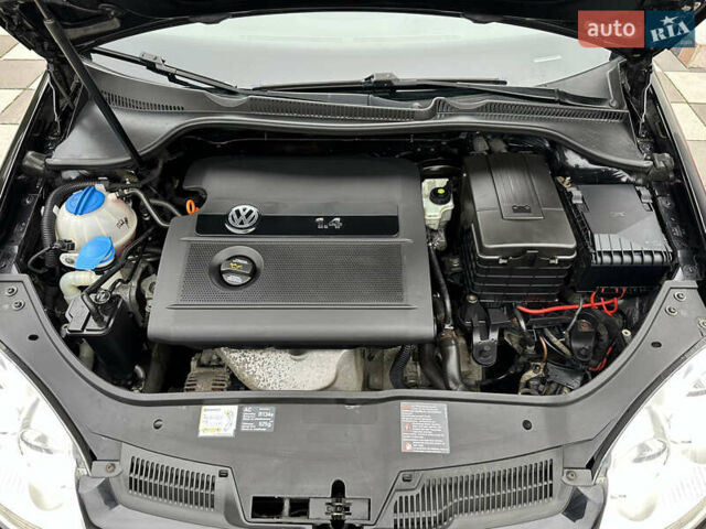 Черный Фольксваген Гольф, объемом двигателя 1.4 л и пробегом 187 тыс. км за 6500 $, фото 75 на Automoto.ua