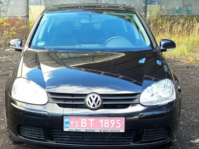 Черный Фольксваген Гольф, объемом двигателя 1.6 л и пробегом 200 тыс. км за 5300 $, фото 4 на Automoto.ua