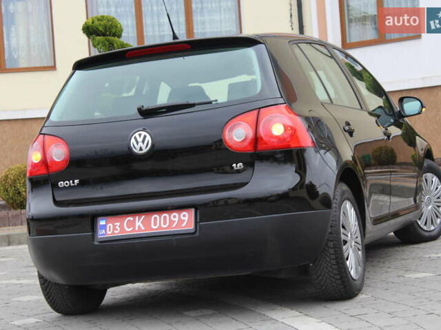 Чорний Фольксваген Гольф, об'ємом двигуна 1.6 л та пробігом 205 тис. км за 5790 $, фото 13 на Automoto.ua
